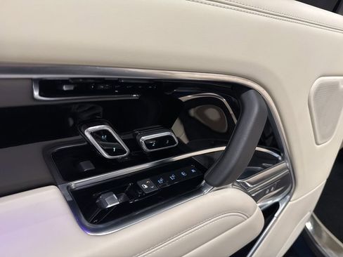 Used 2023 Land Rover Range Rover Long Wheelbase SE image 36