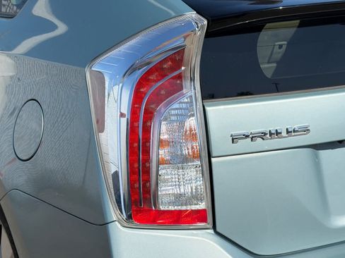 Used 2015 Toyota Prius Five FWD image 23