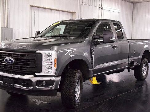 New 2026 Ford F250 XL w/ XL Off-Road Package image 3