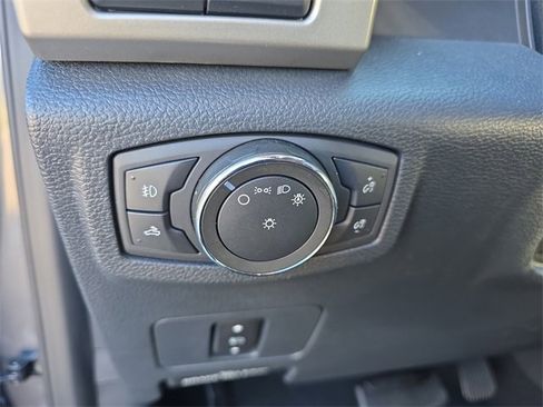 Used 2022 Ford F250 Lariat w/ Chrome Package image 32