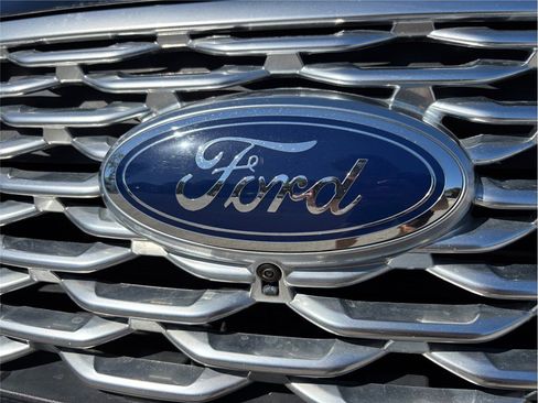 Used 2020 Ford Explorer Platinum w/ Premium Technology Package image 14