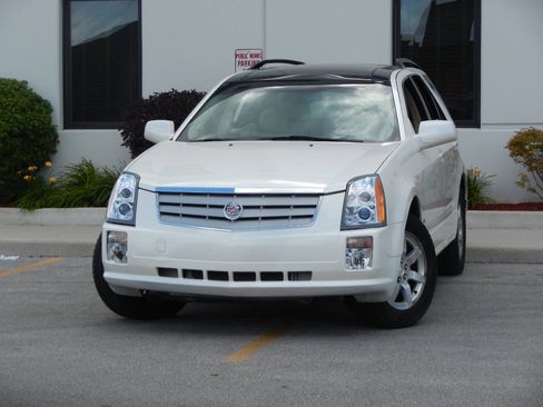 Used 2006 Cadillac SRX w/ Seating Package AWD/4WD image 3