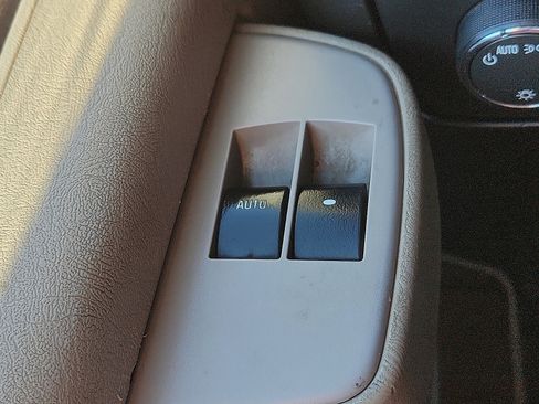 Used 2016 Chevrolet Express 2500 image 14