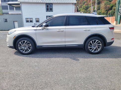 Used 2021 Lincoln Corsair Standard AWD 4dr SUV w/ Equipment Group 101A image 5