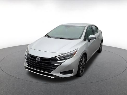 Used 2025 Nissan Versa SV FWD image 7