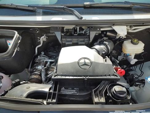 Used 2025 Mercedes-Benz Sprinter 2500 image 29