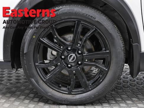 Used 2023 Nissan Kicks SR w/ SR Premium Package FWD image 33