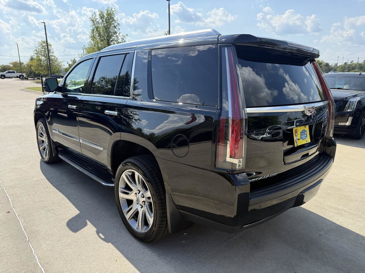 Used 2015 Cadillac Escalade Luxury AWD/4WD image 6