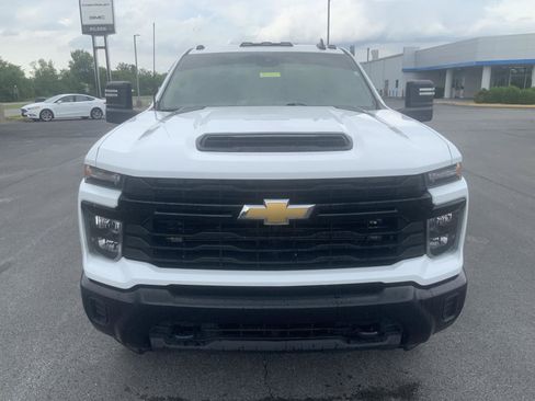 Used 2024 Chevrolet Silverado 2500 W/T w/ WT Convenience Package AWD/4WD image 3