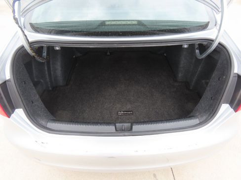 Used 2012 Volkswagen Jetta SE FWD image 13