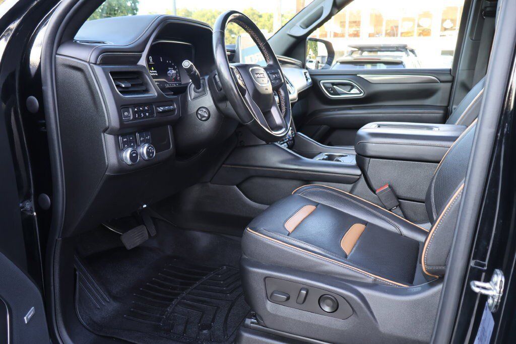 Used 2023 GMC Yukon XL AT4 w/ AT4 Premium Package AWD/4WD image 14