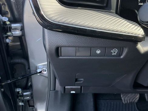 New 2026 Nissan Kicks SR image 13