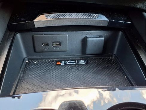 Certified 2025 Buick Envision Preferred AWD/4WD image 28