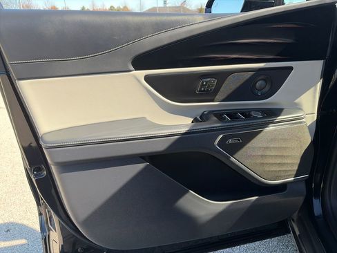 Used 2025 Lincoln Nautilus Premier w/ Equipment Group 102A image 15