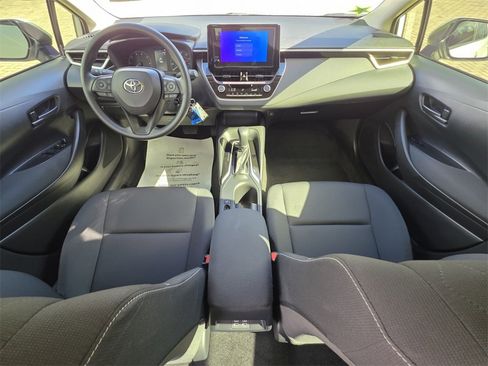 Used 2025 Toyota Corolla LE image 4