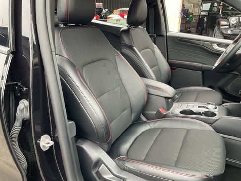 Used 2025 Ford Escape ST-Line Select image 22