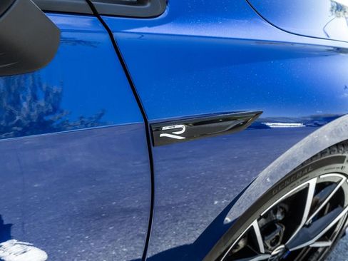 Used 2022 Volkswagen Golf R AWD/4WD image 4