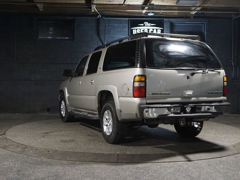Used 2005 Chevrolet Suburban Z71 w/ Preferred Equipment Group image 3
