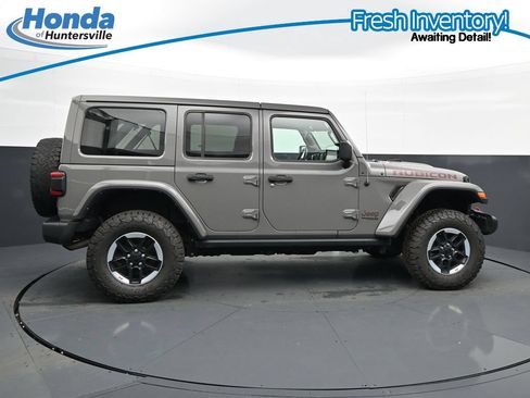 Used 2022 Jeep Wrangler Unlimited Rubicon w/ Dual Top Group AWD/4WD image 11