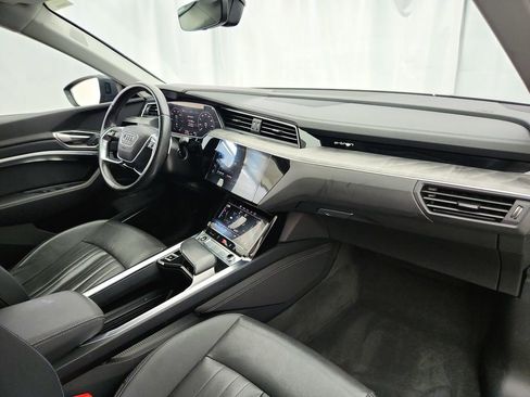 Used 2024 Audi Q8 e-tron Premium Plus w/ Premium Plus Package AWD/4WD image 30