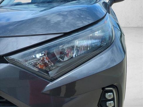 Certified 2021 Toyota RAV4 LE FWD image 9