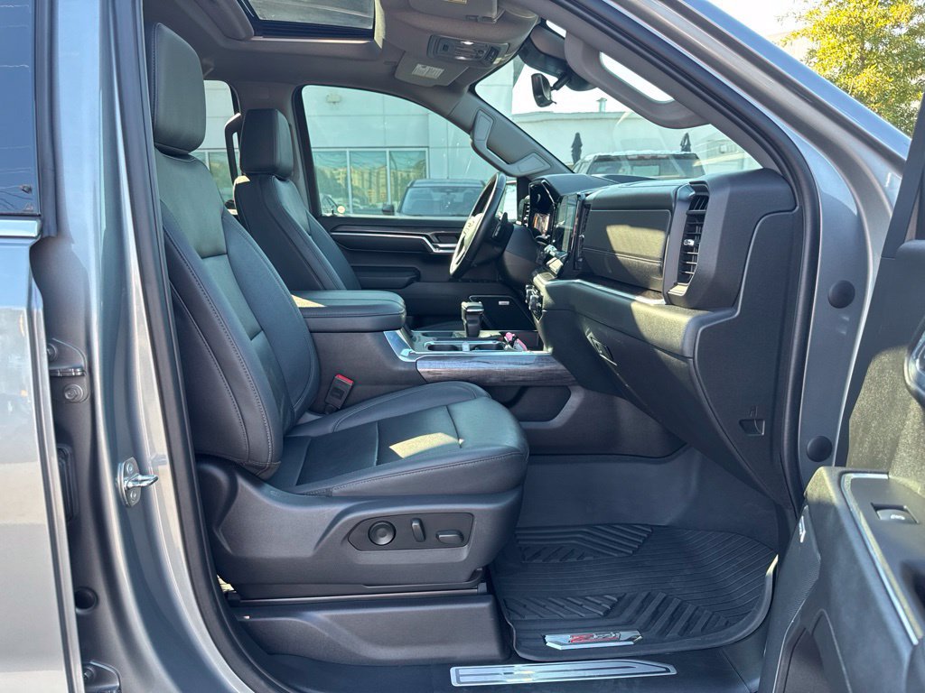 Used 2023 Chevrolet Silverado 1500 LTZ w/ LTZ Premium Package AWD/4WD image 19