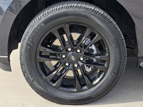 Used 2022 Ford Expedition Max XLT image 14