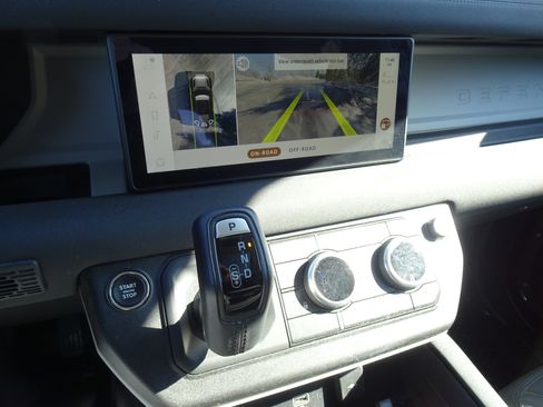 Certified 2023 Land Rover Defender 110 SE image 28