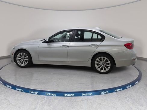 Used 2018 BMW 320i xDrive Sedan AWD/4WD image 9