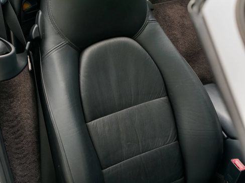 Used 1999 Porsche Boxster RWD image 25