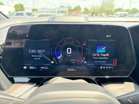 New 2025 Chevrolet Suburban Premier w/ Sun And Tow Package image 11