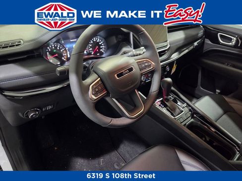 New 2026 Jeep Compass Latitude image 5