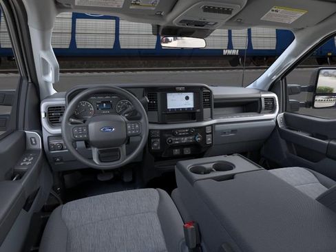 New 2026 Ford F250 4x4 Crew Cab Super Duty image 9