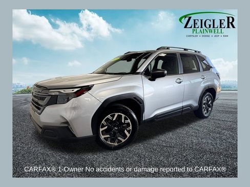 Used 2025 Subaru Forester Premium AWD/4WD image 1