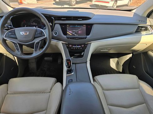 Used 2017 Cadillac XT5 Luxury w/ Driver Awareness Package AWD/4WD image 5