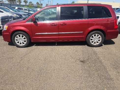 Used 2012 Chrysler Town & Country Touring w/ Entertainment Group #1 image 9