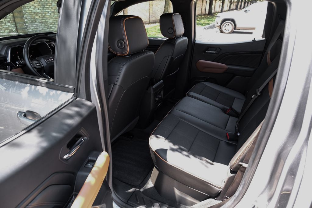 Used 2023 GMC Canyon AT4 w/ Canyon Safety Plus Package AWD/4WD image 53