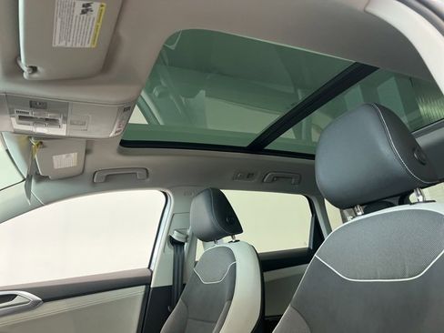 New 2025 Volkswagen Taos SE image 10