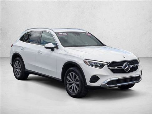 Used 2023 Mercedes-Benz GLC 300 image 3