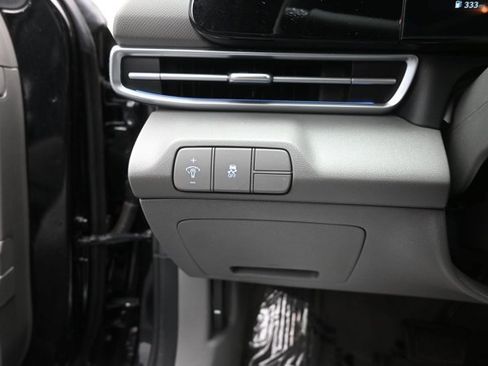 Used 2024 Hyundai Elantra SEL FWD image 19