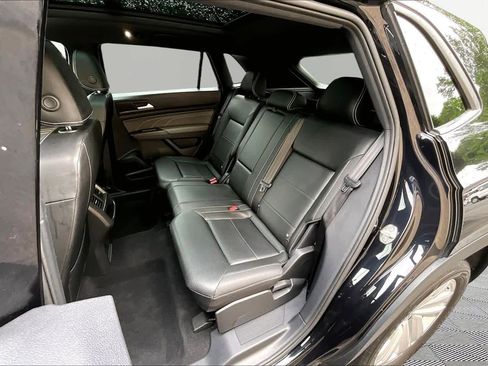 Used 2023 Volkswagen Atlas Cross Sport SE w/ Panoramic Sunroof Package FWD image 21