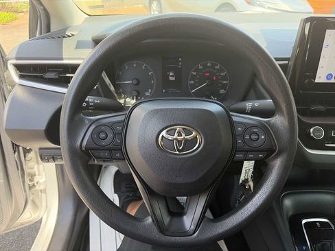 Used 2023 Toyota Corolla LE image 11
