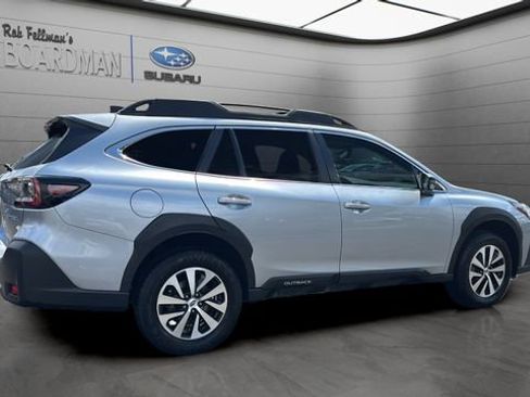 Used 2023 Subaru Outback Premium AWD/4WD image 4