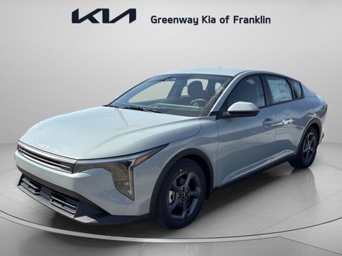 New 2025 Kia K4 FWD image 3