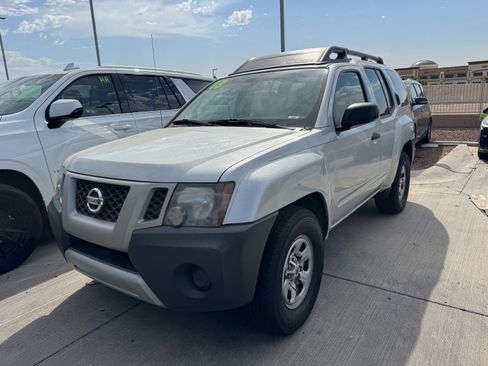 Used 2013 Nissan Xterra X RWD image 2