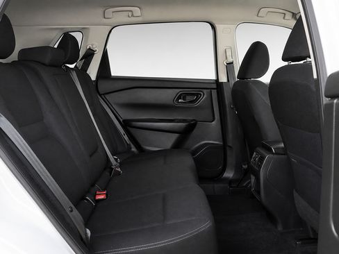 Used 2024 Nissan Rogue S FWD image 14