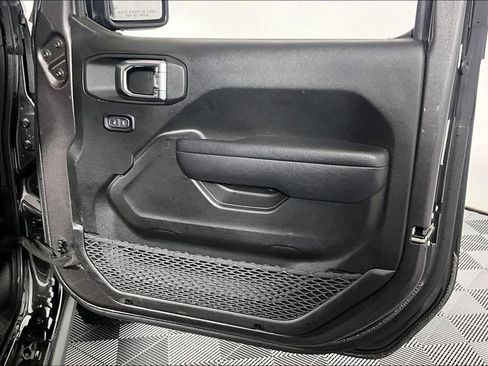 Used 2025 Jeep Wrangler Unlimited Rubicon AWD/4WD image 22