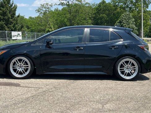 Used 2019 Toyota Corolla SE w/ Body Protection Package FWD image 2