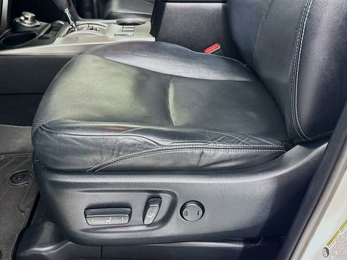 Used 2014 Toyota 4Runner Limited image 12