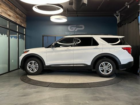 Used 2020 Ford Explorer XLT image 6